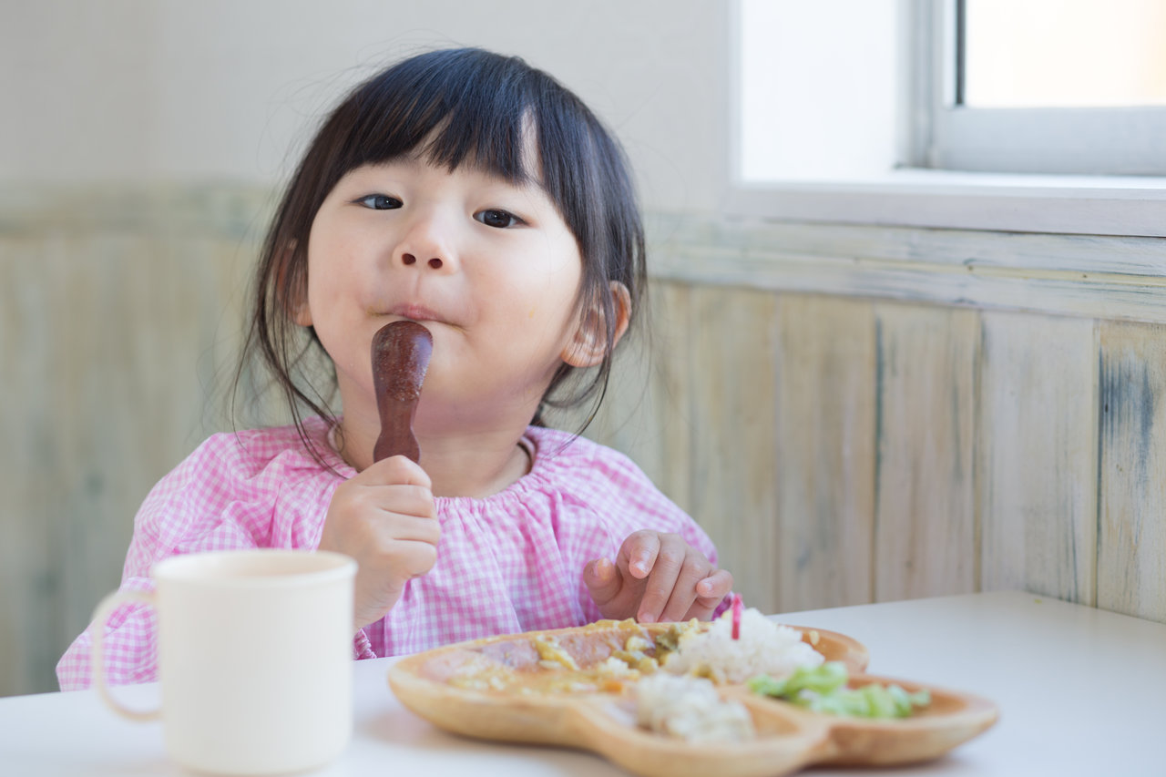 3 thói quen sai lầm khi chăm sóc bé bị sốt
