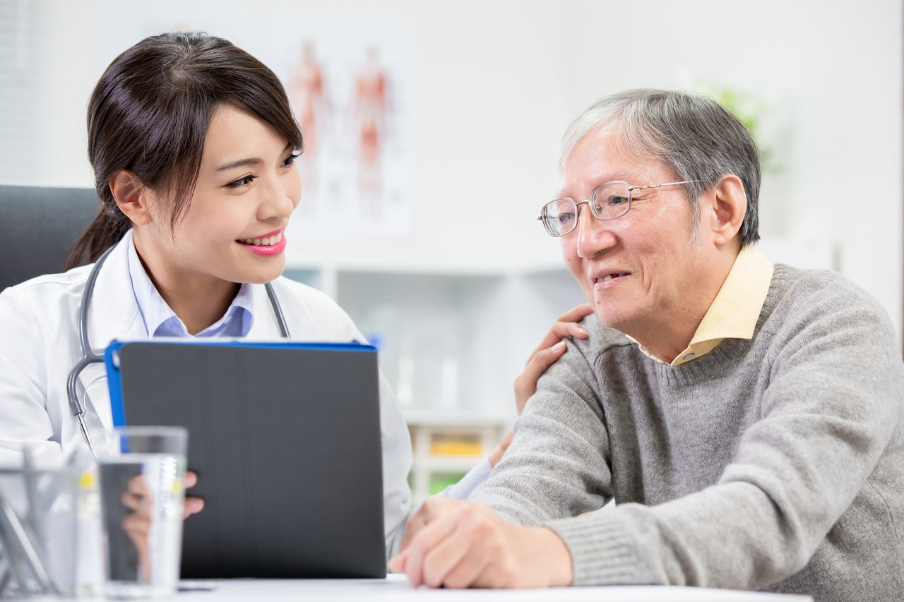 khám định kỳ cho người cao tuổi